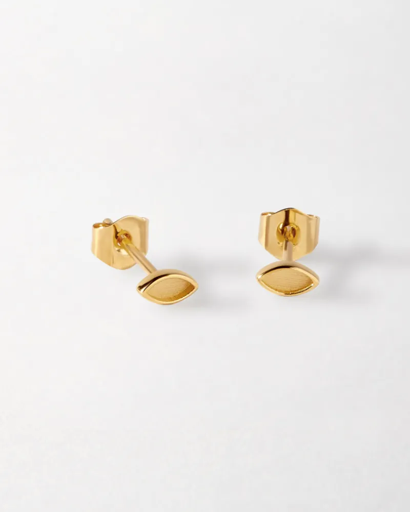 Edge of Ember Studs | Style | Baguette Diamond Stud Earrings