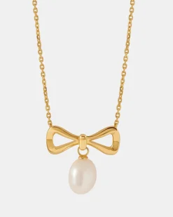 Edge of Ember Style | Bow Pearl Bracelet