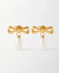 Edge of Ember Style | Bow Pearl Necklace