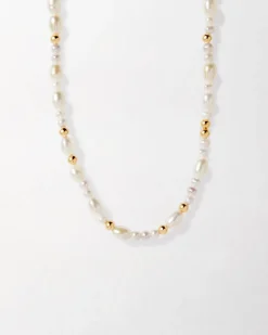 Edge of Ember Style | Gili Pearl Necklace