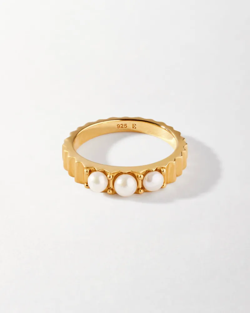 Edge of Ember Style | Marine Pearl Necklace