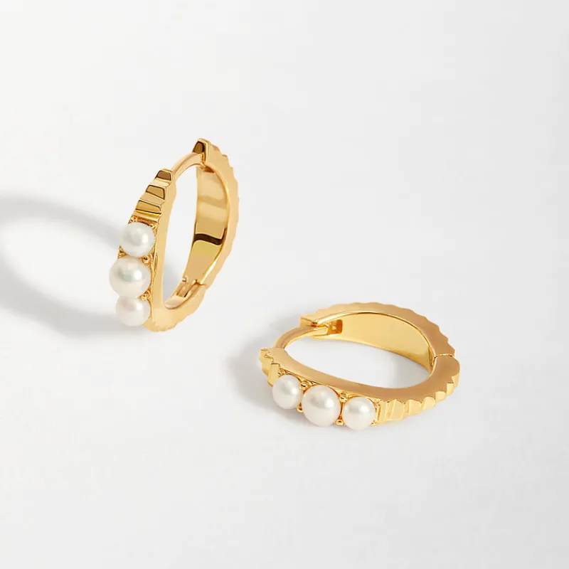 Edge of Ember Hoops | Style | Medium Everyday Hoops - Gold