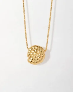 Edge of Ember Style | Ocean Shell Pearl Necklace