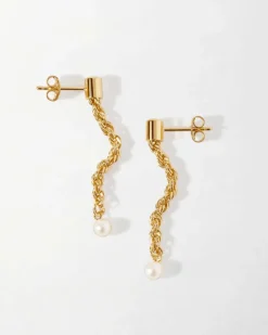 Edge of Ember Style | Ocean Shell Pearl Necklace