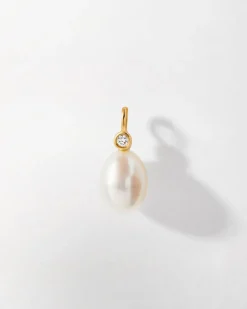 Edge of Ember Hoops | Style | Pearl Oval Hoop Earrings
